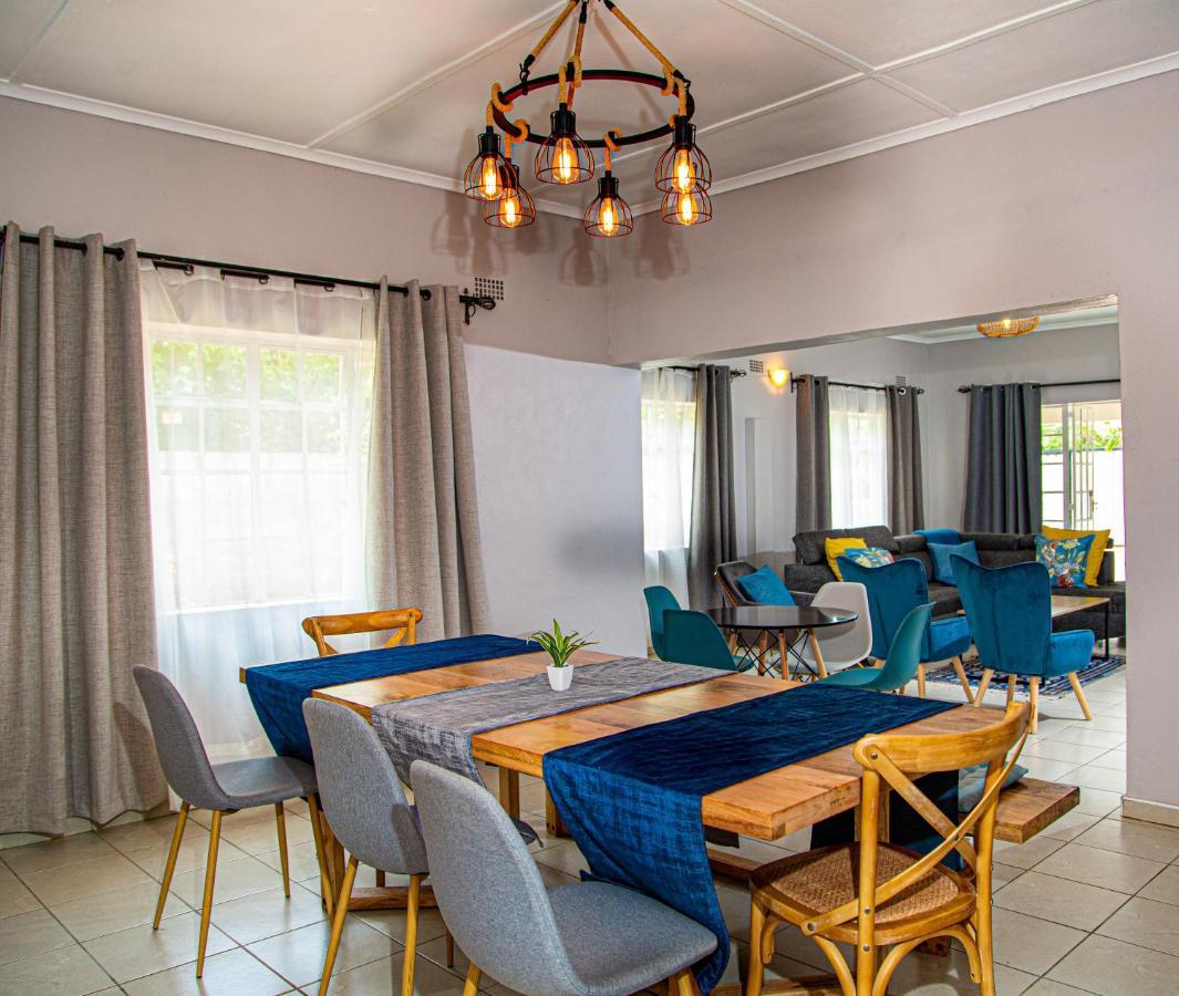Hungwe House Villa Victoria Falls Exterior photo